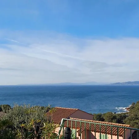 Tous A La Piscine Au Belvedere Vue Villa Saint-Raphael (Var)
