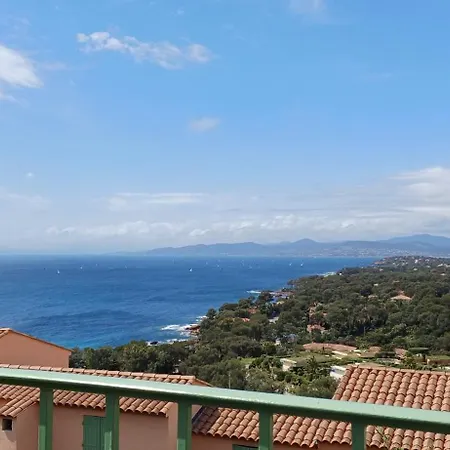 Tous A La Piscine Au Belvedere Vue Villa Saint-Raphaël