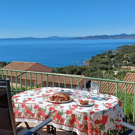 Villa Tous A La Piscine Au Belvedere Vue Saint-Raphael (Var)